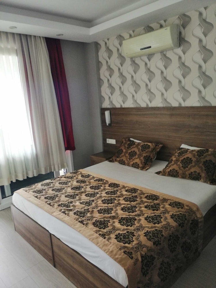 Deluxe Double Or Twin Room photo 2
