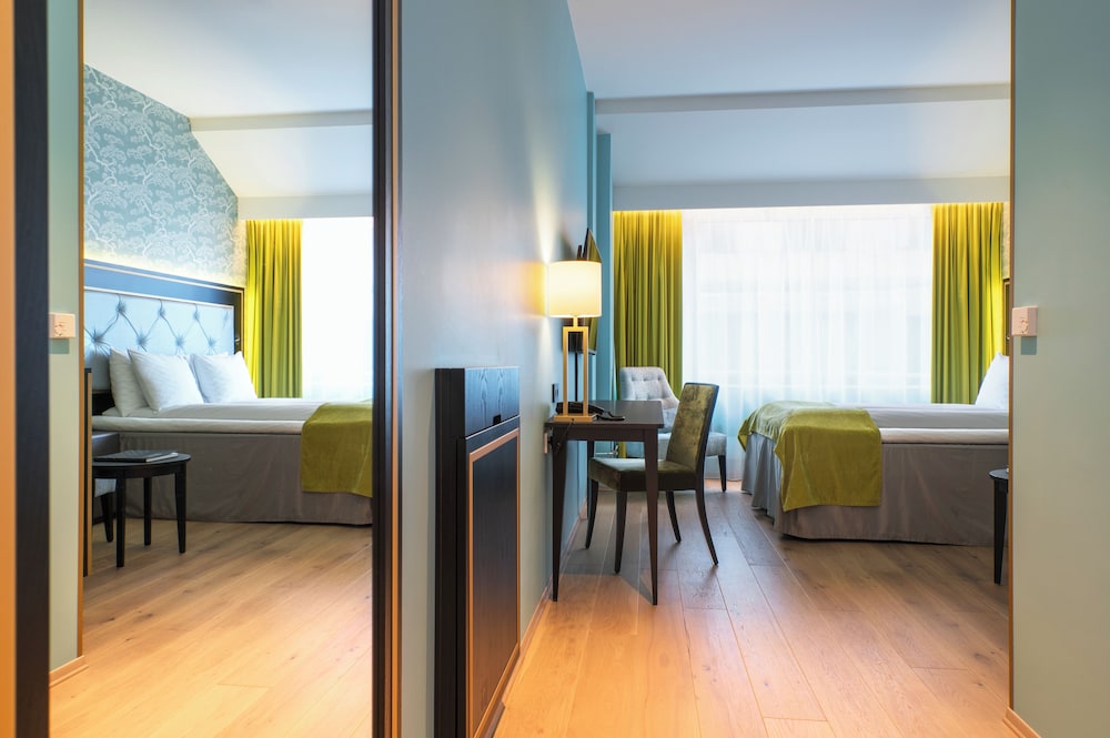 Room, Accessible photo 3