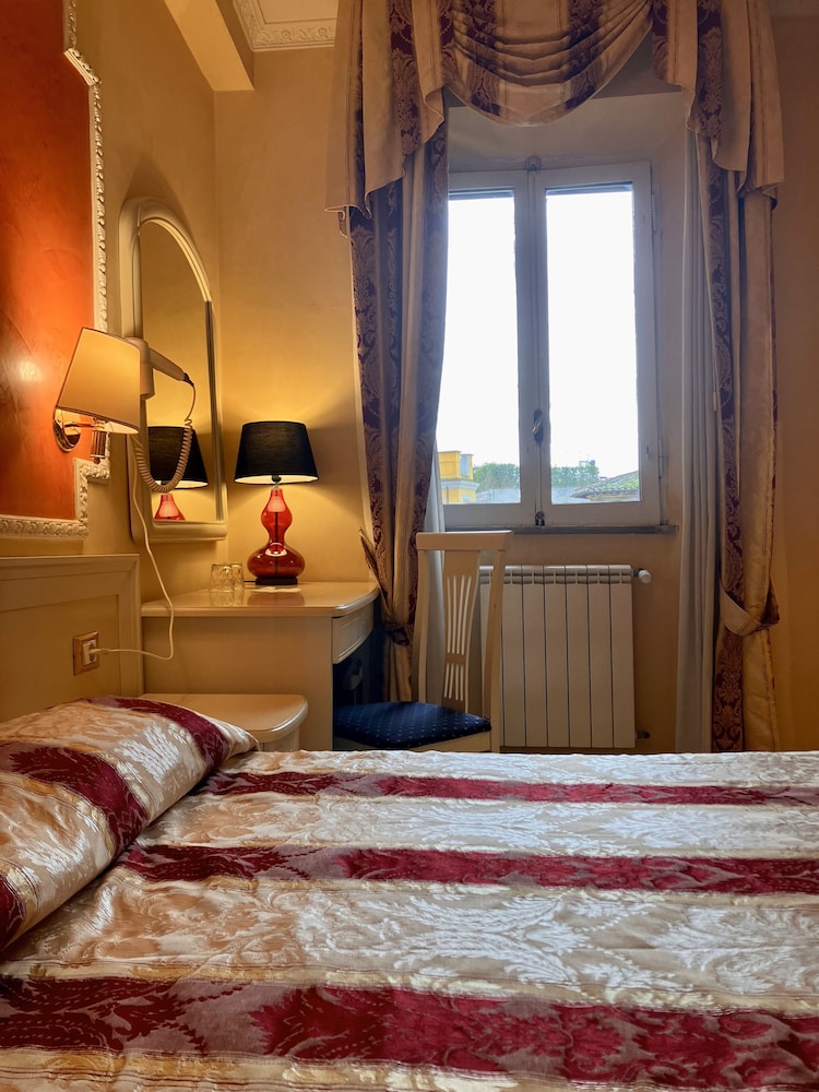Classic Double Room photo 2