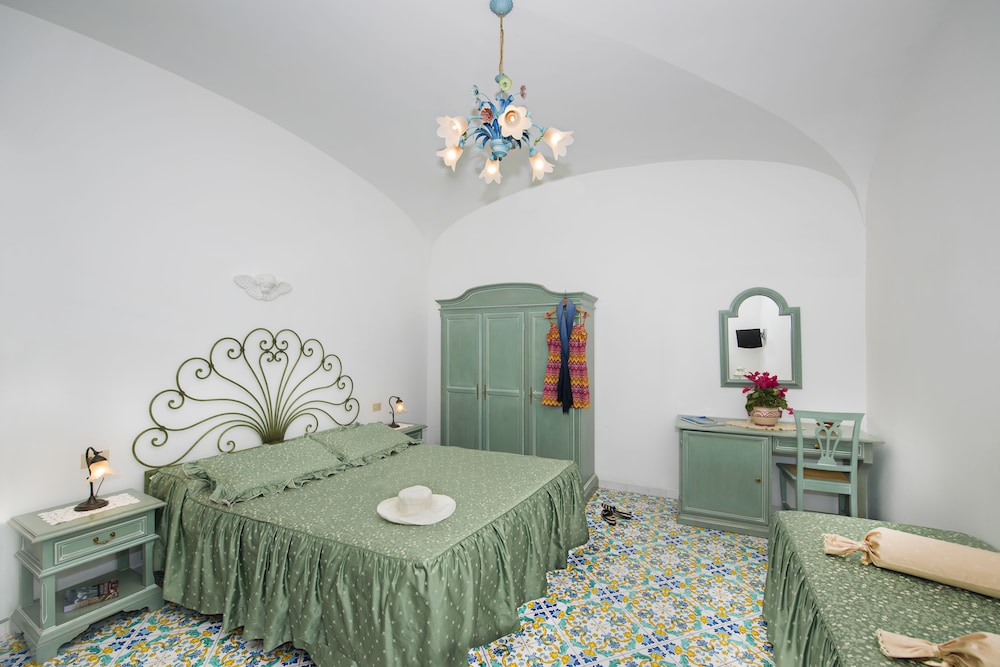 Superior Double Room, Partial Sea View photo 2