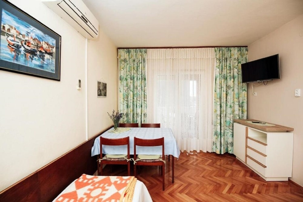 Apartment (Ivan - great location - A1(2+2))