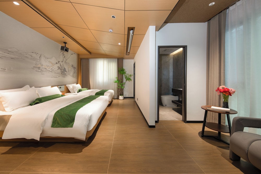 Basic Twin Room, Courtyard View