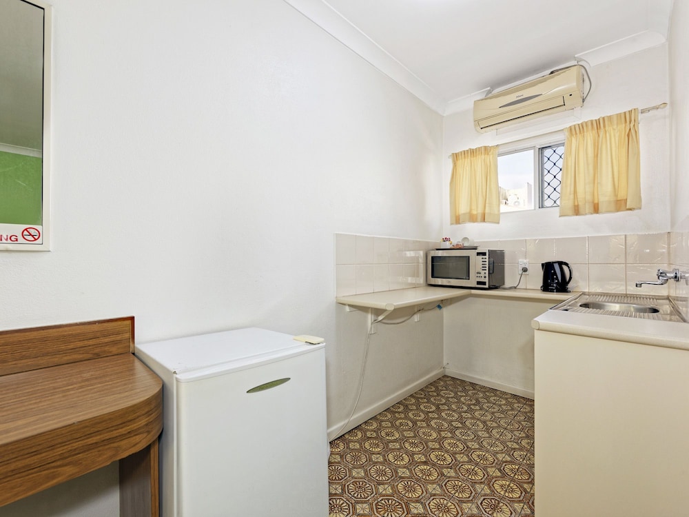 Standard Twin Room, Non Smoking photo 3