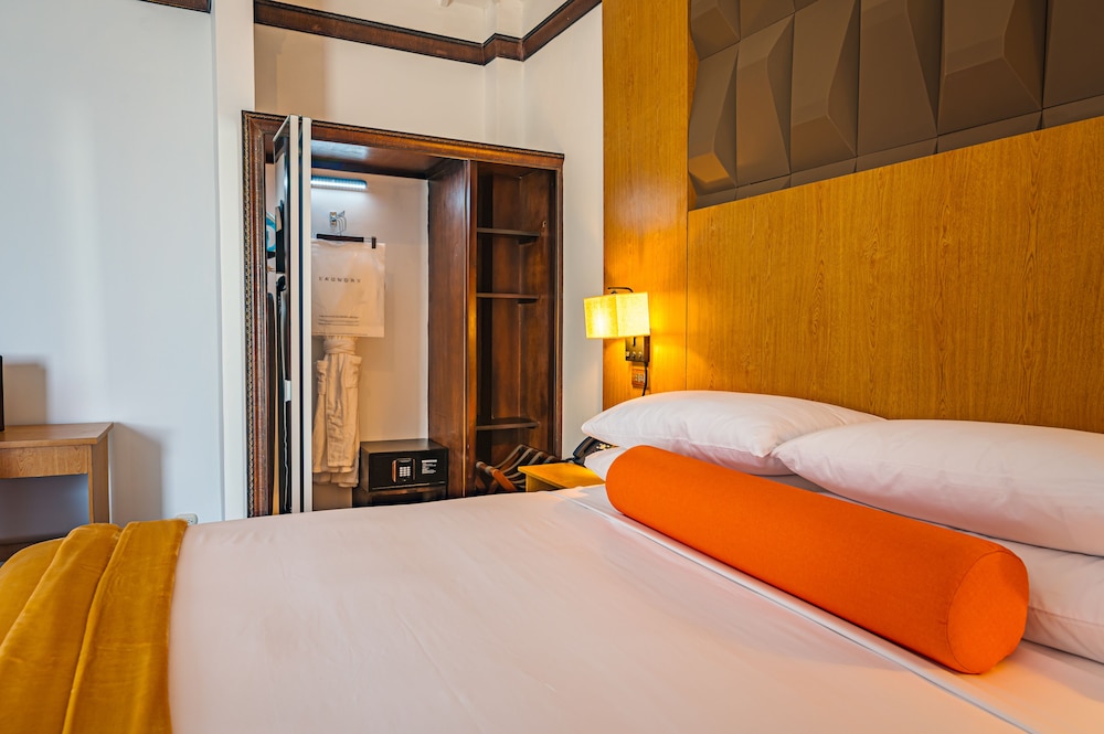 Signature Suite photo 2