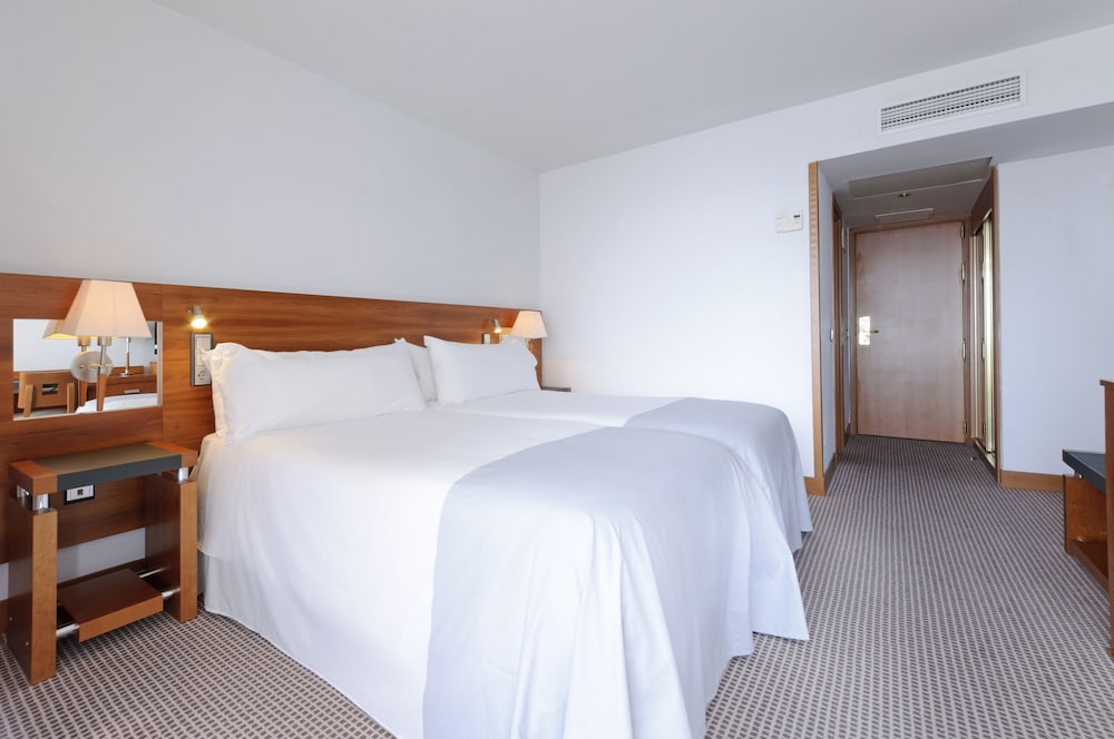Premium Room, Sea View (2 adults + 1 child) - Photo 2