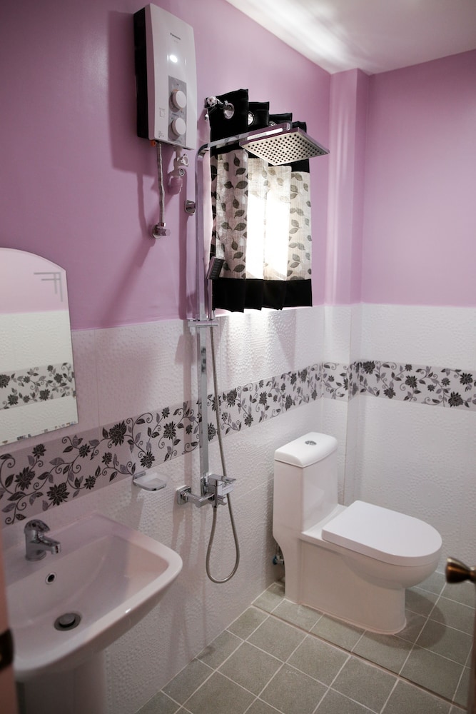 Pink House, Quad Room photo 2