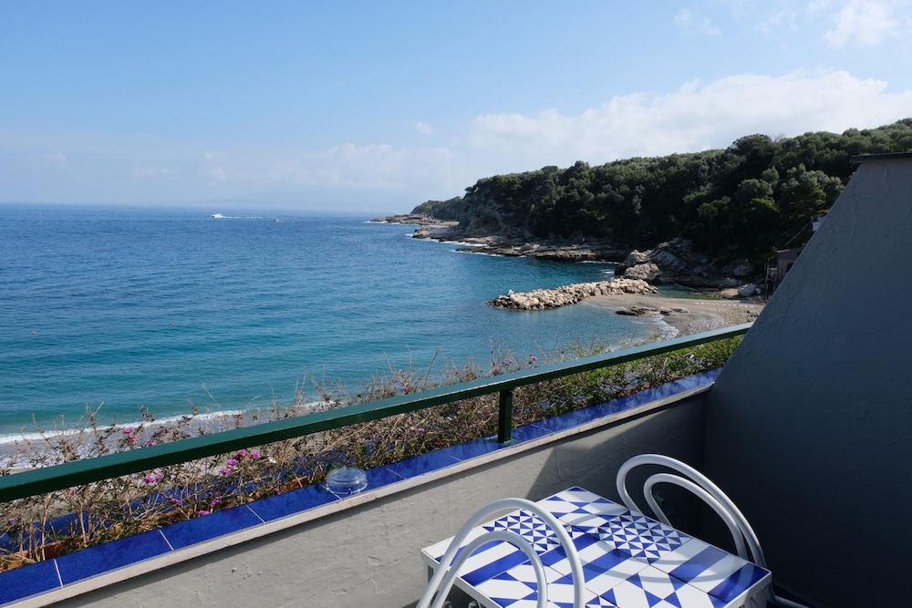 Double or Twin Room, Sea View - Photo 2
