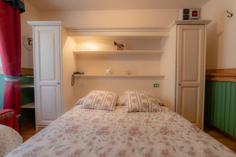 Economy Room photo 3