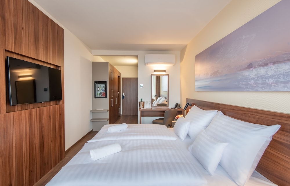 Panoramic Double Room photo 2
