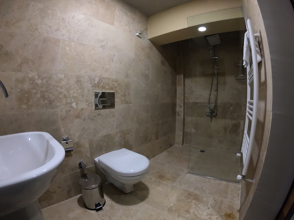 Standard Twin Room - Photo 6