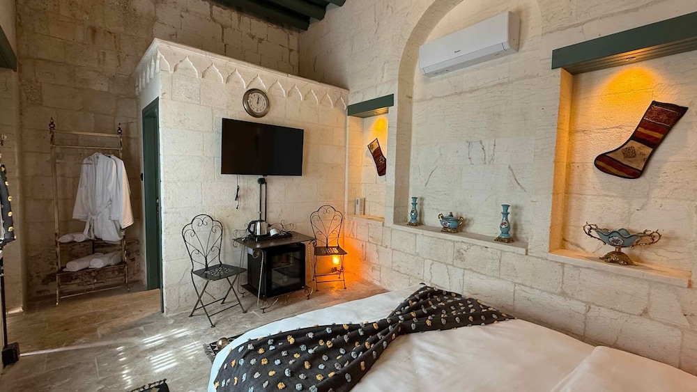 Deluxe Triple Room, Courtyard View photo 3