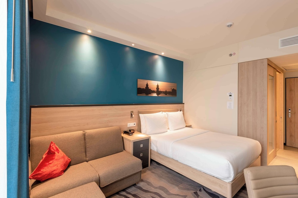 Family Room, 1 Queen Bed with Sofa bed, Non Smoking