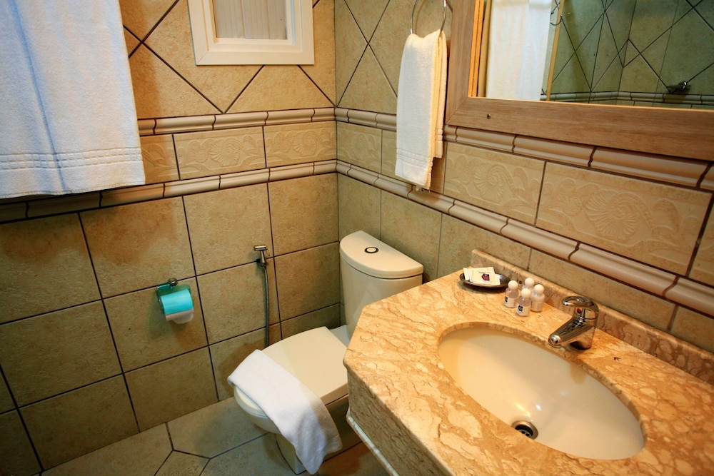 Deluxe Double or Twin Room, 1 Double or 2 Twin Beds photo 3