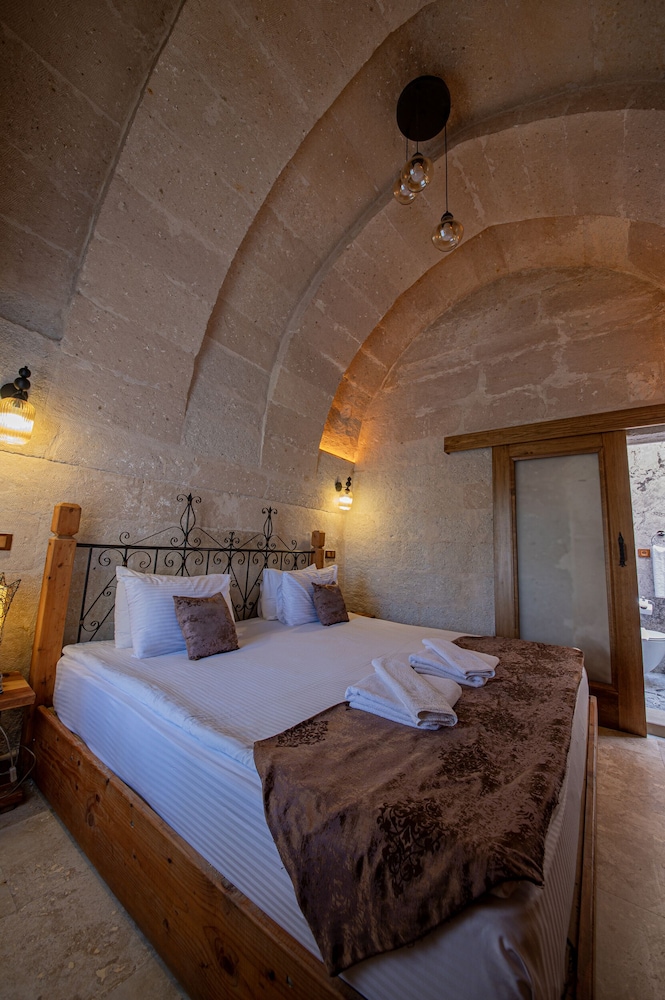 Standard Room - Photo 11