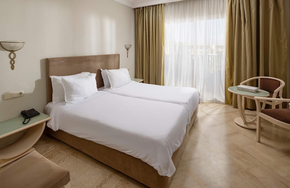 Deluxe Twin Room - Photo 1
