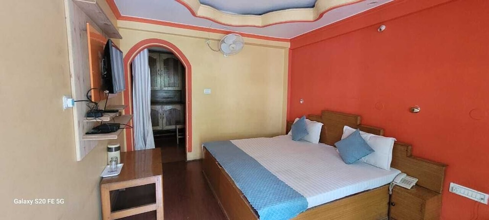 Deluxe Room - Photo 6