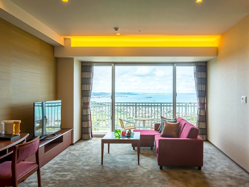Royal Suite, 1 Bedroom, Private Bathroom, Ocean View - Photo 4
