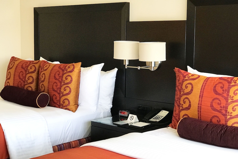 Deluxe Room, 2 Double Beds - Photo 1