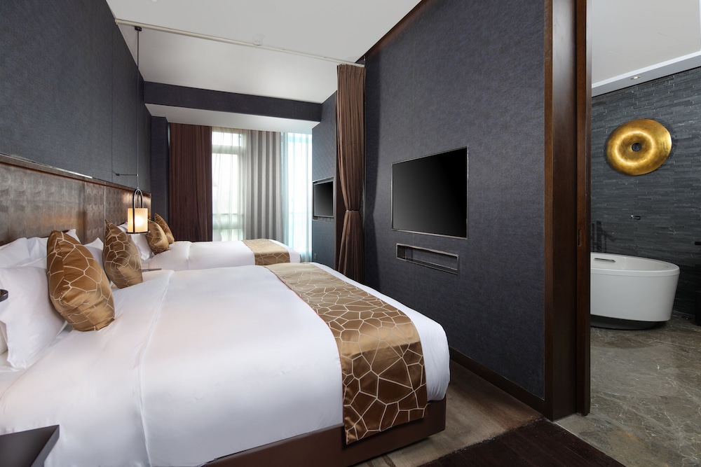 Premium Two Bed Suite photo 2