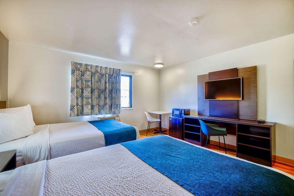 Standard Room, 2 Double Beds, Non Smoking, Refrigerator & Microwave photo 1