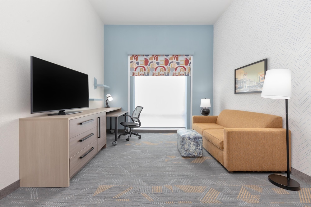 Suite, 1 King Bed, Accessible (Roll-In Shower) - Photo 2