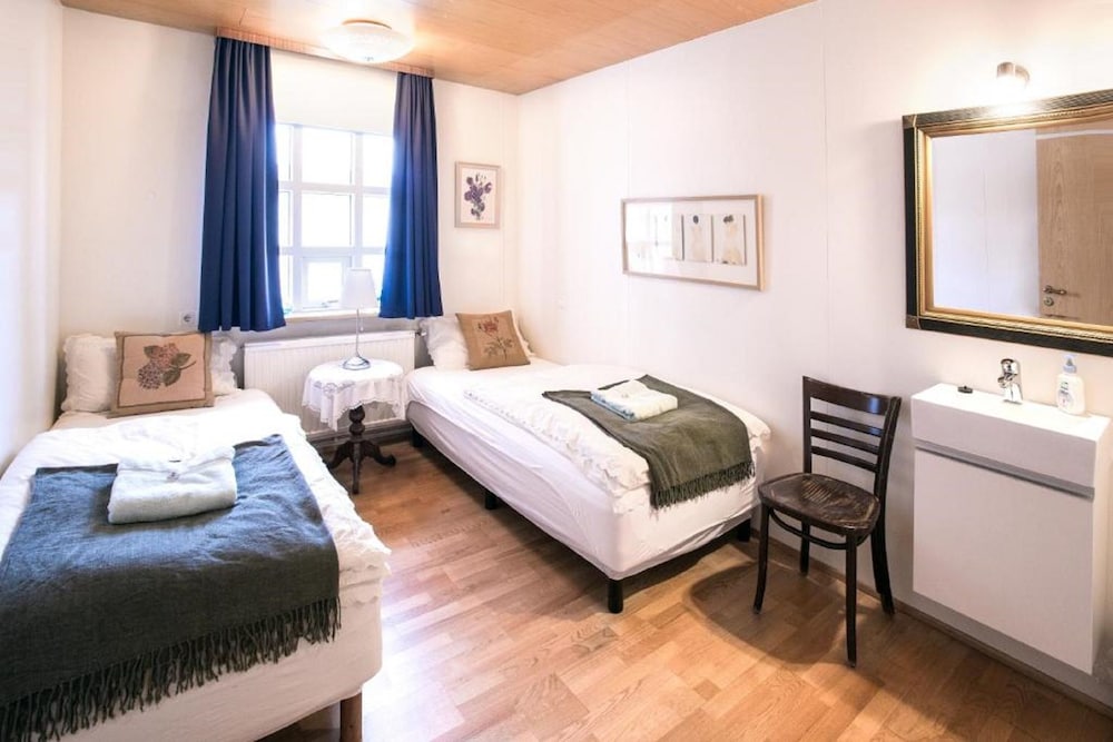 Double Or Twin Room, Shared Bathroom photo 2