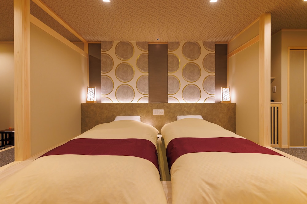 Basic Double or Twin Room - Photo 2