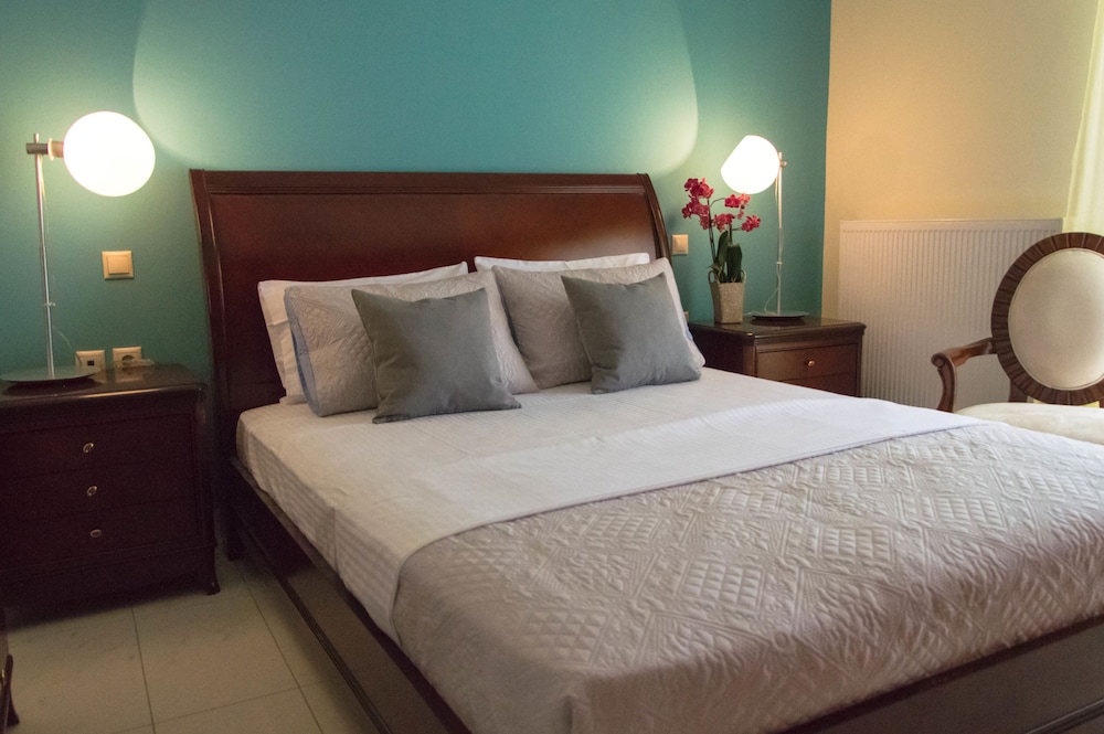 Family Villa, 4 Bedrooms, Private Pool (Yiota)