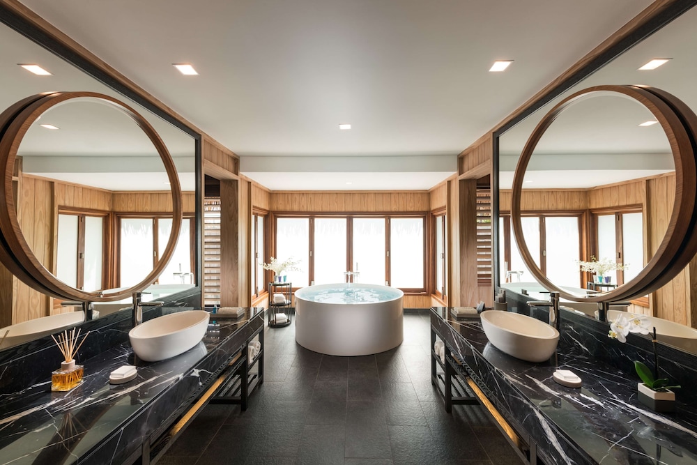 King Overwater Pool Villa