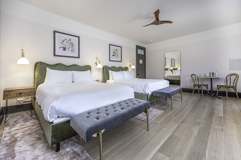 Deluxe Double Room, 2 Queen Beds photo 1