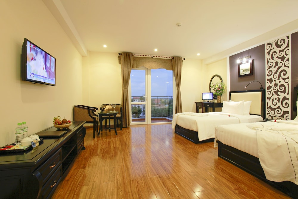 Family Room, Balcony, Pool View photo 3