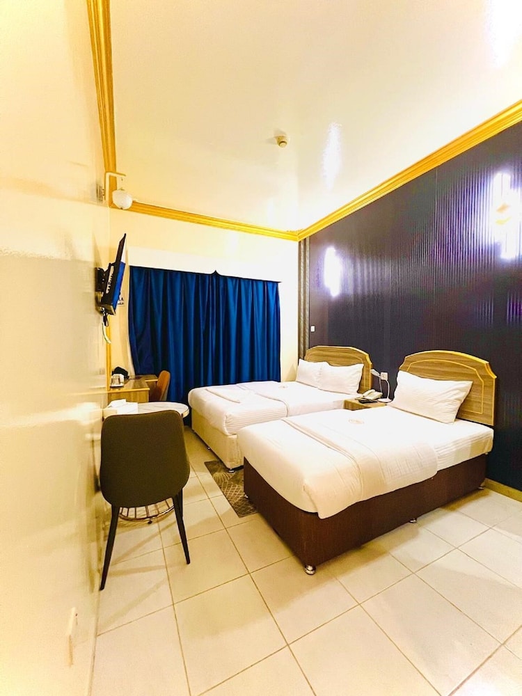 Deluxe Twin Room photo 2