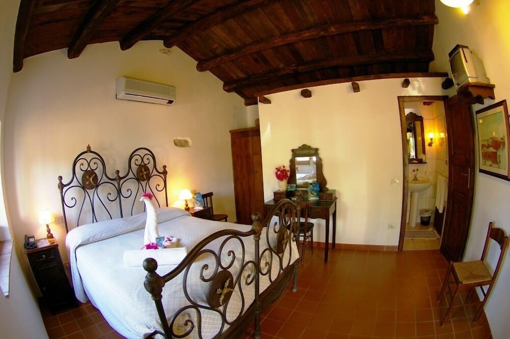 Standard Double Room photo 3