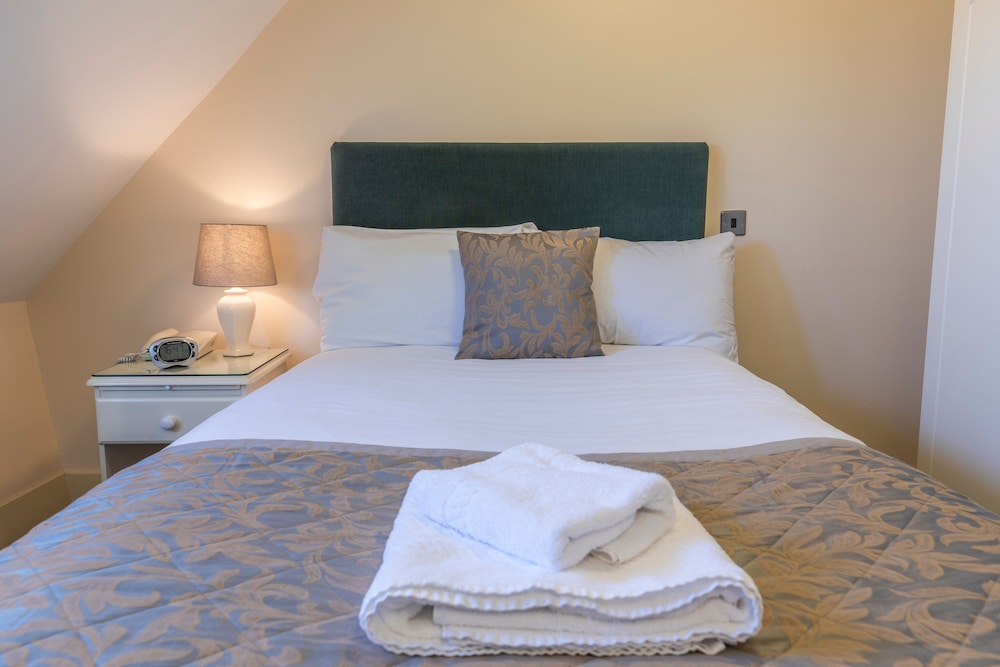 Luxury Single Room (Small Double Bed)