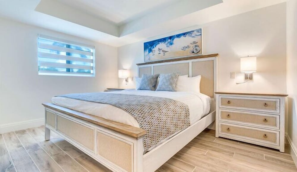Gulf Front First Floor Suite - Photo 2