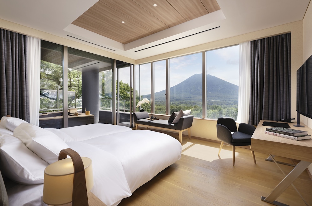Four Bedroom Yotei Suite with Onsen and Tatami, Non Smoking - Photo 2