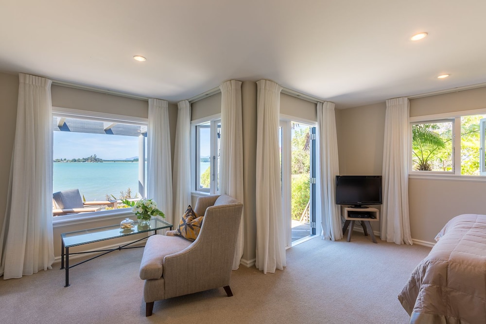 Suite 2 photo 1