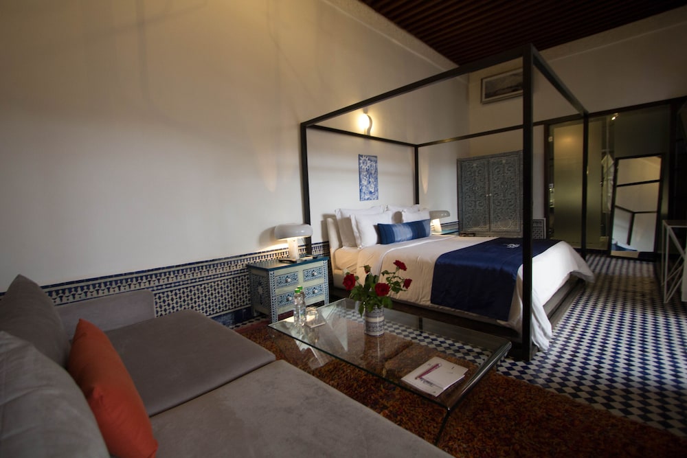 Deluxe Suite, Private Bathroom, Pool View ( Royale) photo 3