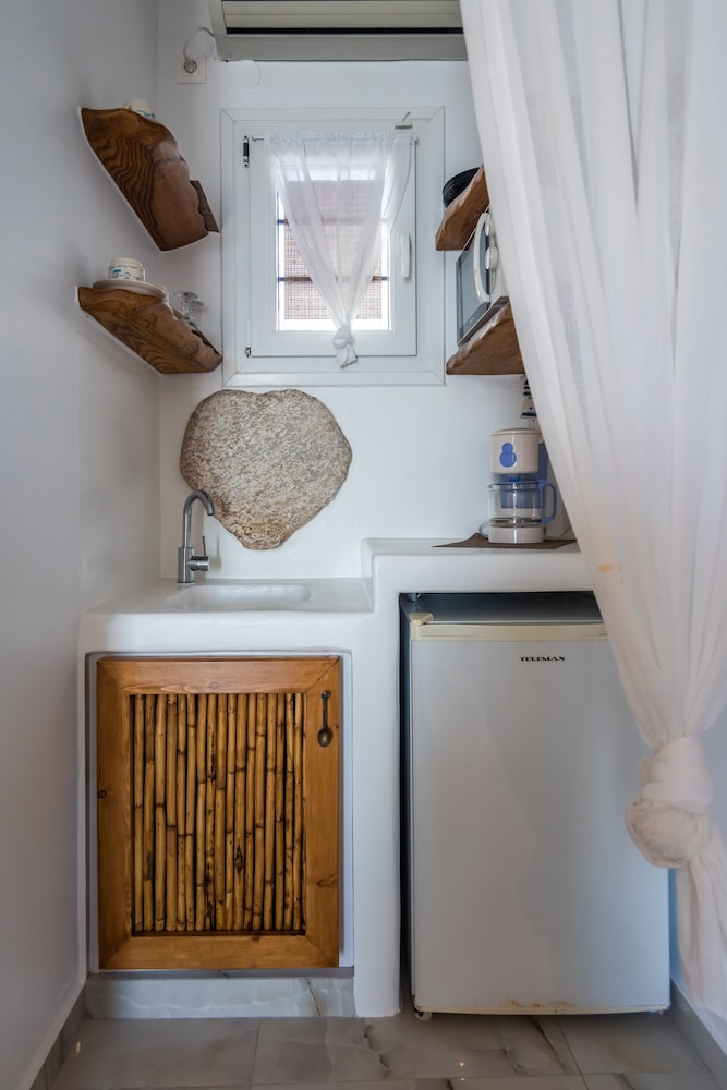 Deluxe Double Room, Sea Facing - Photo 10