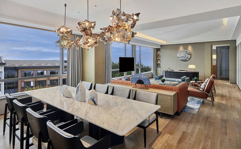 Presidential Suite, 1 King Bed photo 3