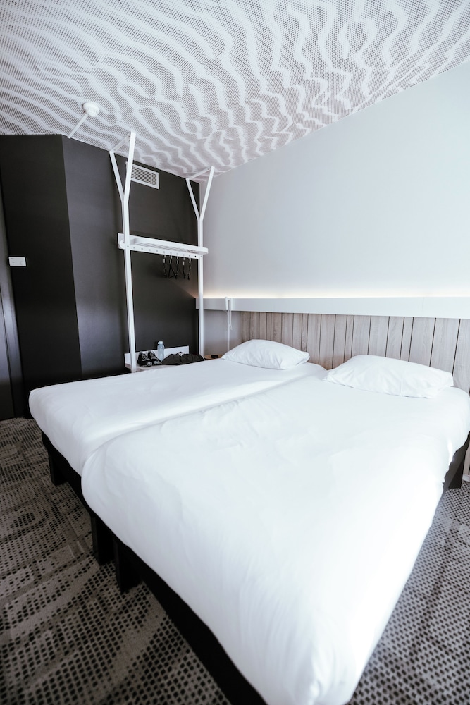 Room, 2 Twin Beds - Photo 2