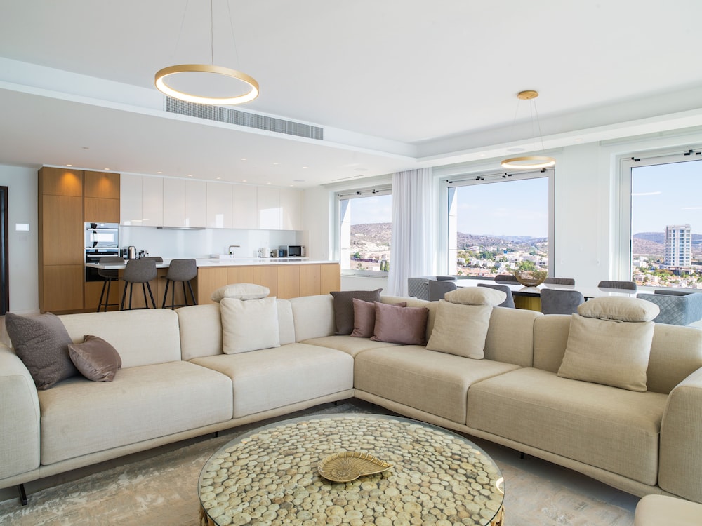 Luxury Apartment, 3 Bedrooms (9F) - Photo 26