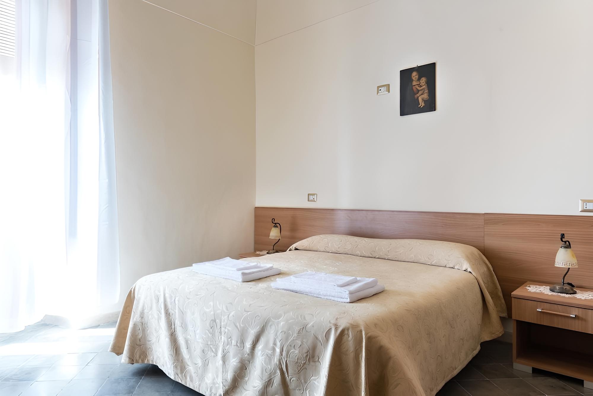 Family Triple Room, Multiple Beds, Ensuite, City View photo 3