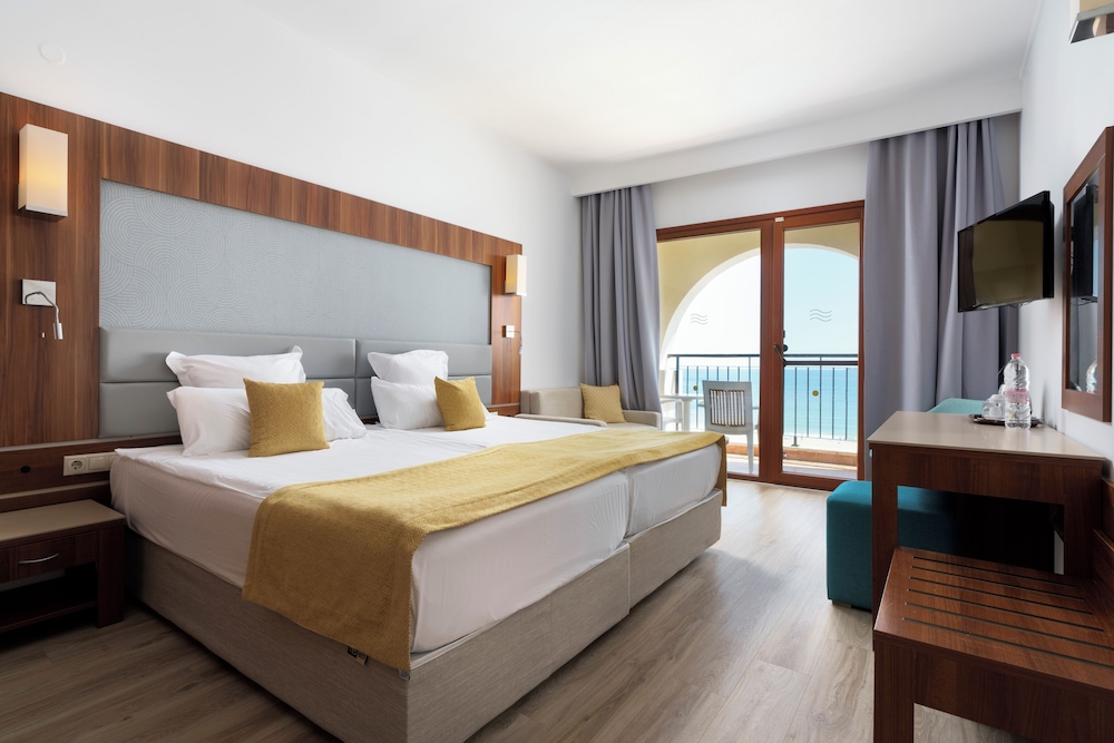 My Favourite Club Double Sea View (2 Adults + 1 child)