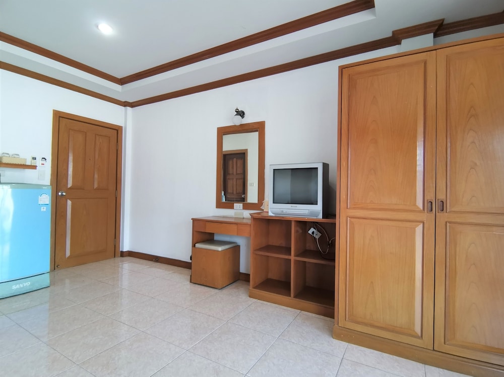 Deluxe Double Room - Photo 11