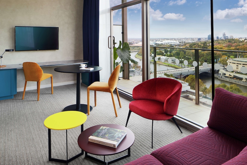 Suite, 1 King Bed, Balcony (Yarra View) - Photo 10