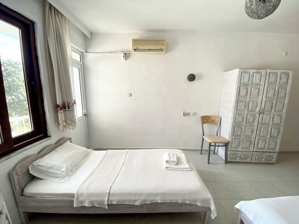 Standard Triple Room photo 1