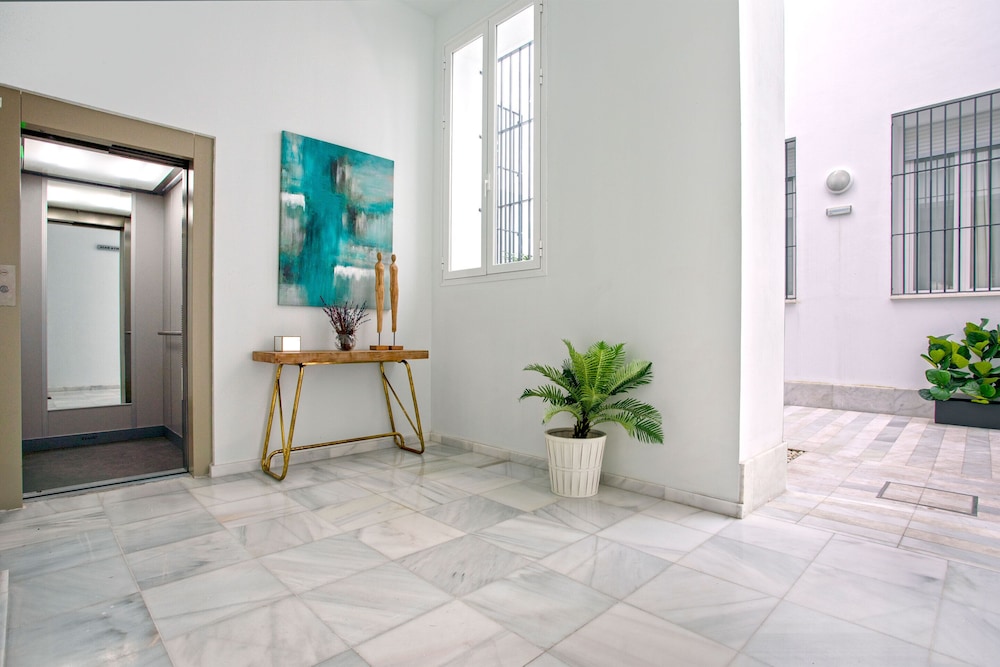 Beautiful 1 BD Apartment in the City Center Recaredo I, Photo 13