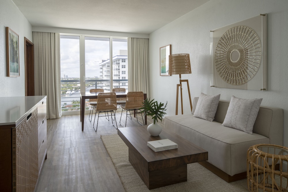 Intracoastal, Superior Suite, 1 Bedroom photo 2