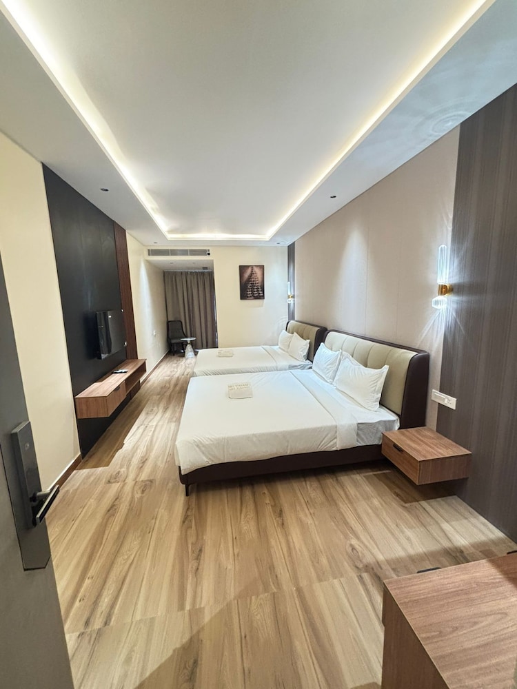 Luxury Suite photo 1